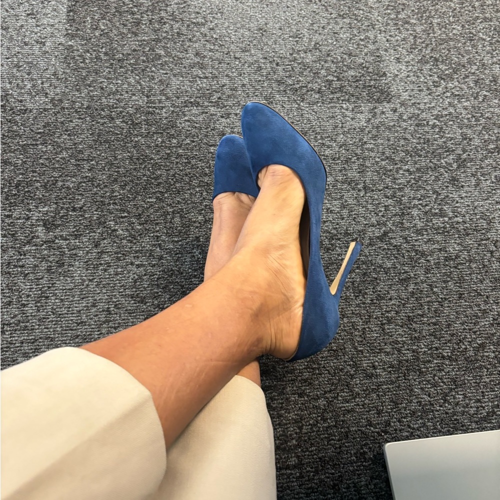 Sergio Rossi size 8 velvet blue